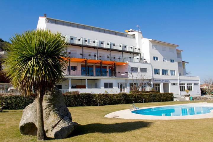 Hotel para 2 pessoas, com jacuzzi e piscina e ainda jardim em Vila Pouca de Aguiar