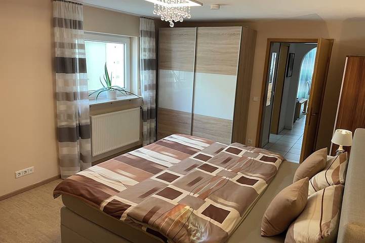 Ganze Wohnung, Ruhige Südwohnung mit Terrasse, Badesee zu Fuß erreichbar in Forchtenberg, Hohenlohe