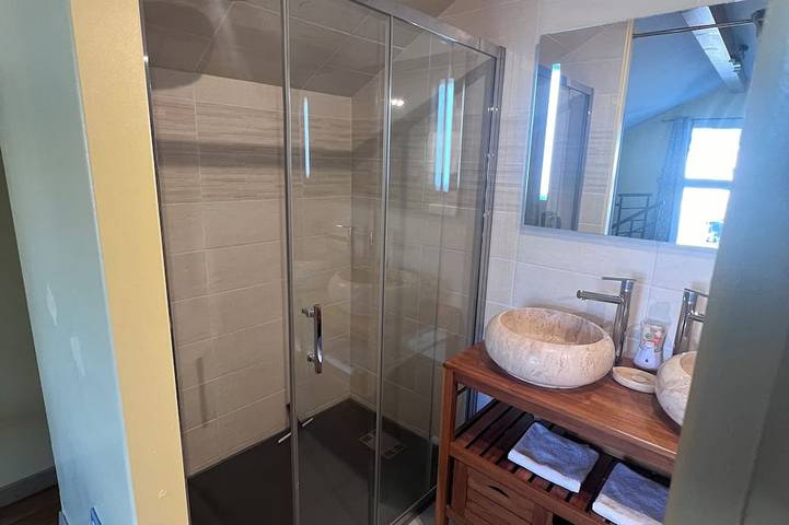 Location de vacances pour 4 personnes, avec piscine et jardin ainsi que jacuzzi et sauna, animaux acceptés à Montmarault - 4