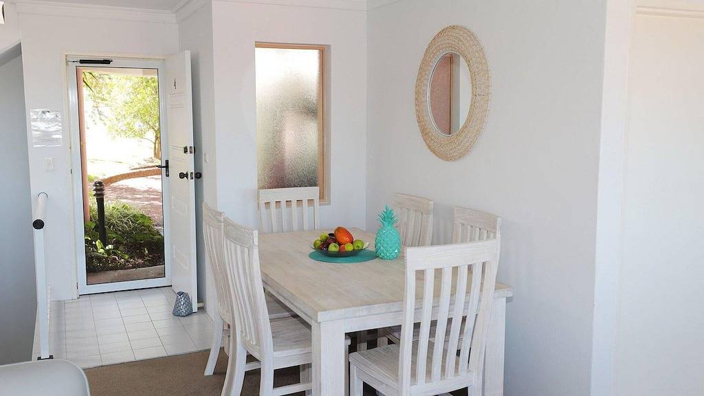 Holiday Home for 6 People in Shoal Bay, Hunter Valley