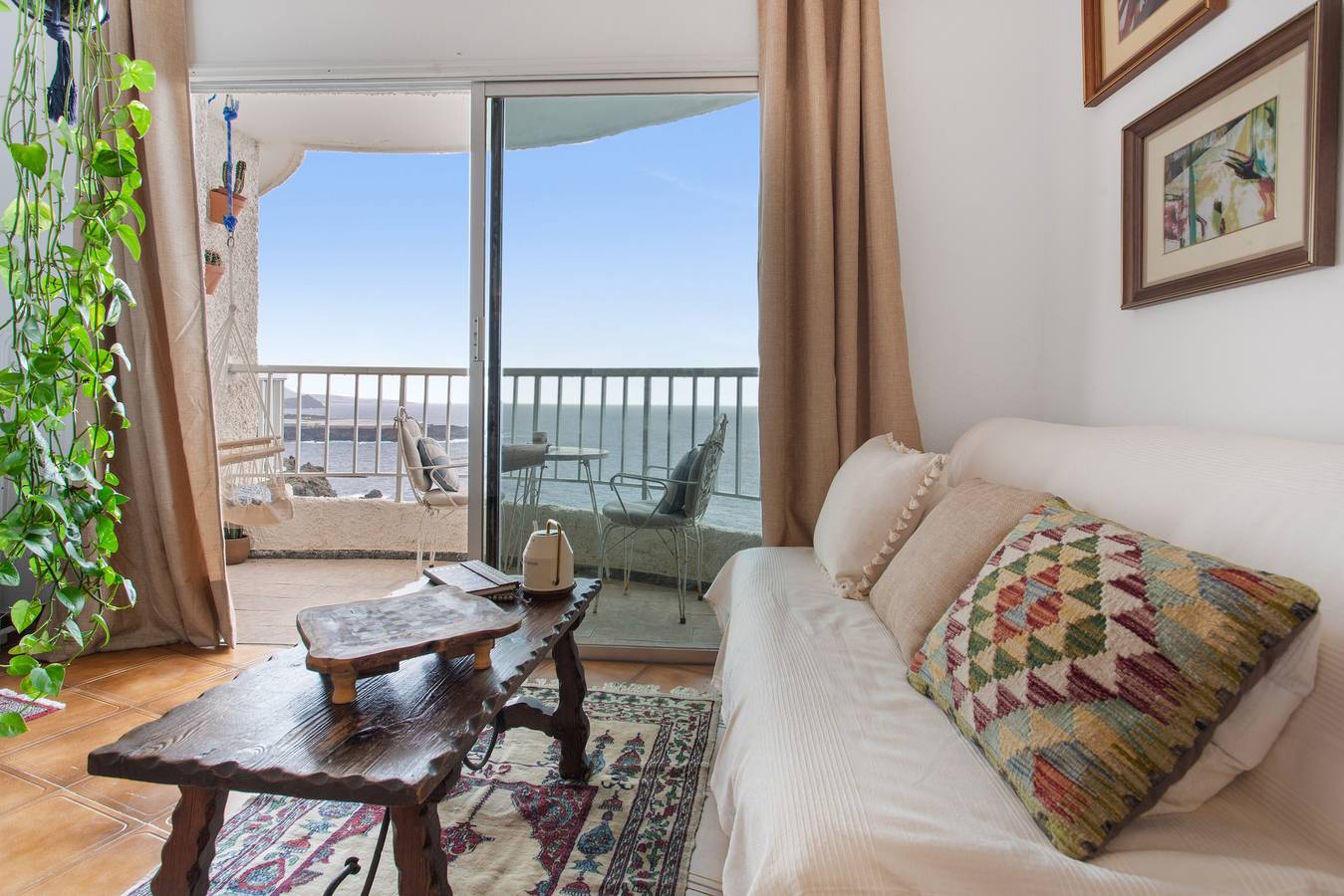 Studio entier, Studio de vacances 'Atlantic Retreat' avec vue sur la mer, piscine partagée et Wi-Fi in San Marcos, Tenerife du Nord