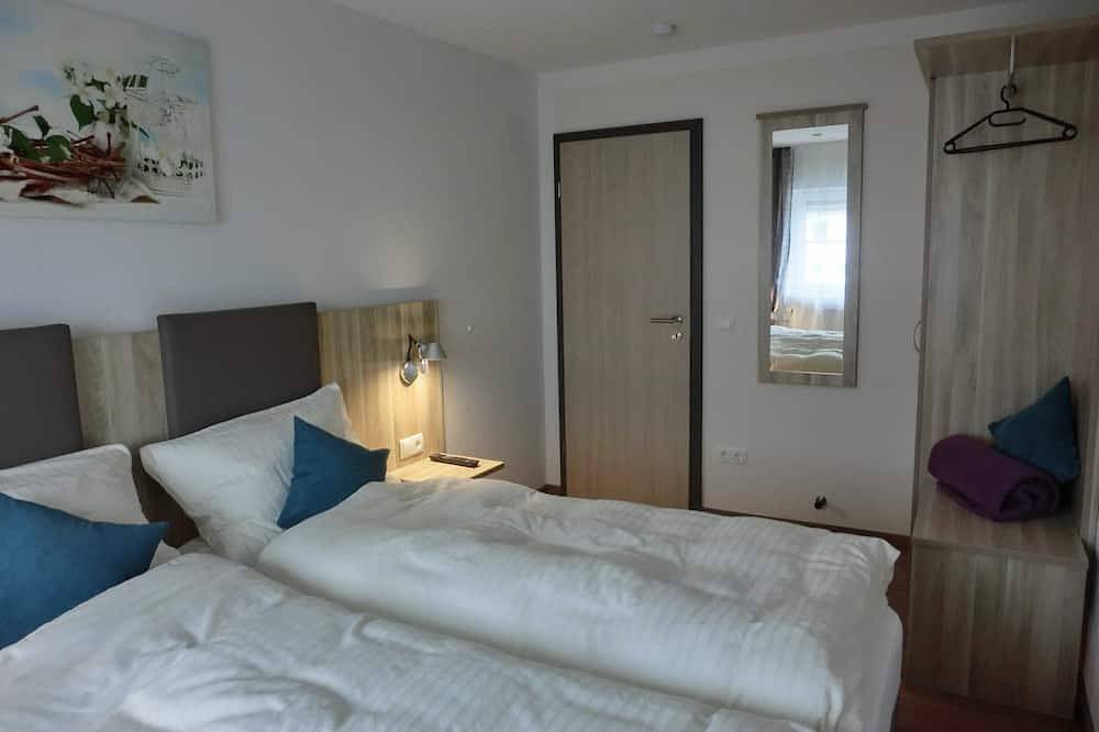 Ganze Wohnung, Ferienwohnung 1.Og - Weberhof in Egenhofen, Romantische Straße