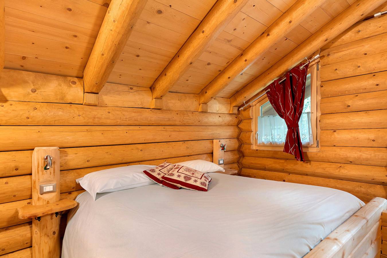 Camera 'Primula' con Vista Montagna, Giardino Condiviso e Wi-Fi in Peio, Parco Nazionale dello Stelvio