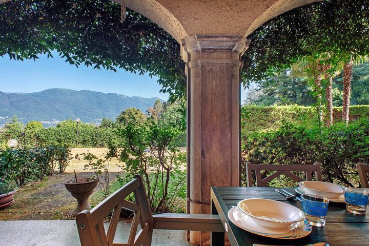 Gîte pour 5 personnes, avec vue sur le lac et balcon à Porto Valtravaglia