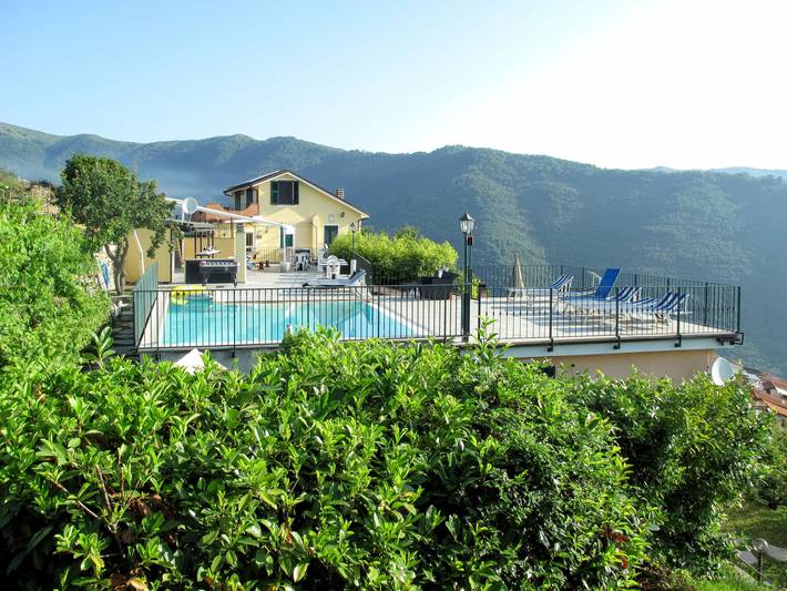 Ferienwohnung für 4 Personen, mit Garten und Terrasse in Prelà