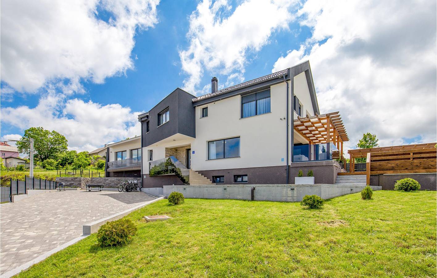 Ferienhaus für 10 Personen mit Terrasse in Lika-Senj