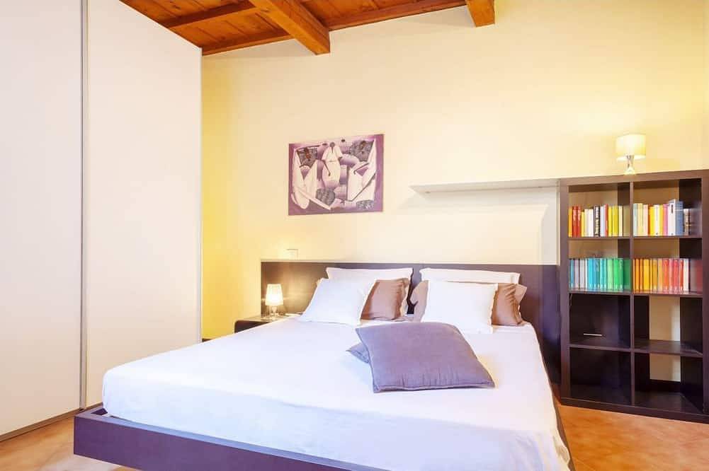 Apartamento entero, Guesthost - Ferrara Lilac Casa dell'Archivòlto with Garage in Ferrara, Provincia de Ferrara