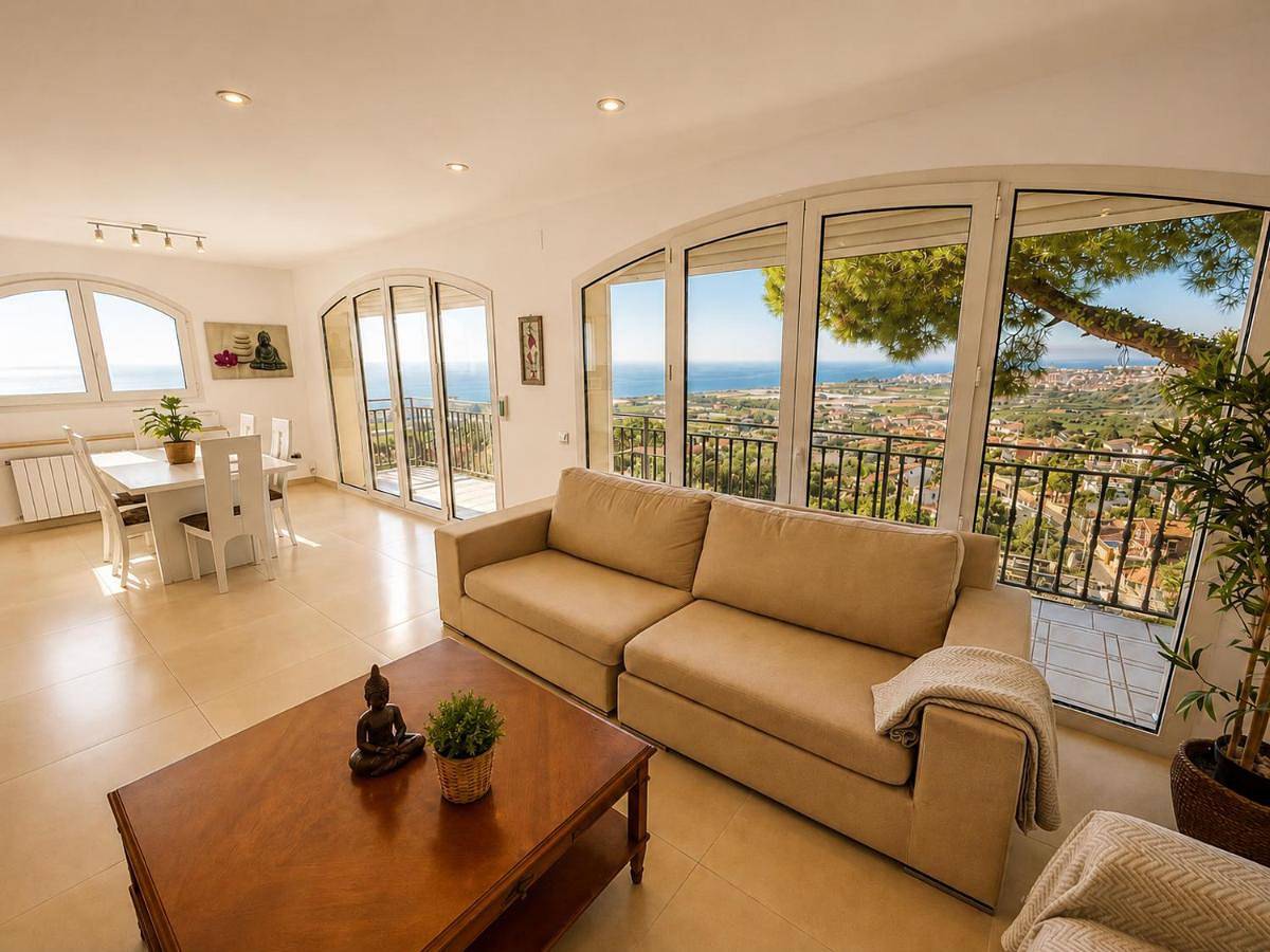 Villa con piscina privada climatizada 29ºc in Santa Susanna, Costa del Maresme