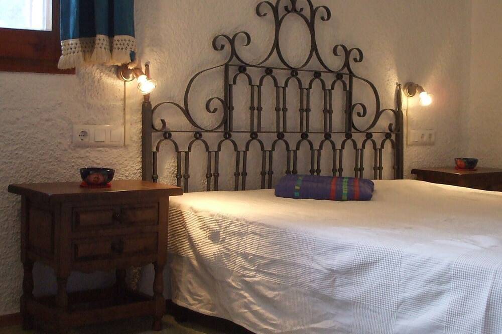 Eizelhaus von Pinien umgeben, wenige Minuten vom Strand, Hunde willkommen in Santa Maria de Llorell, Tossa de Mar