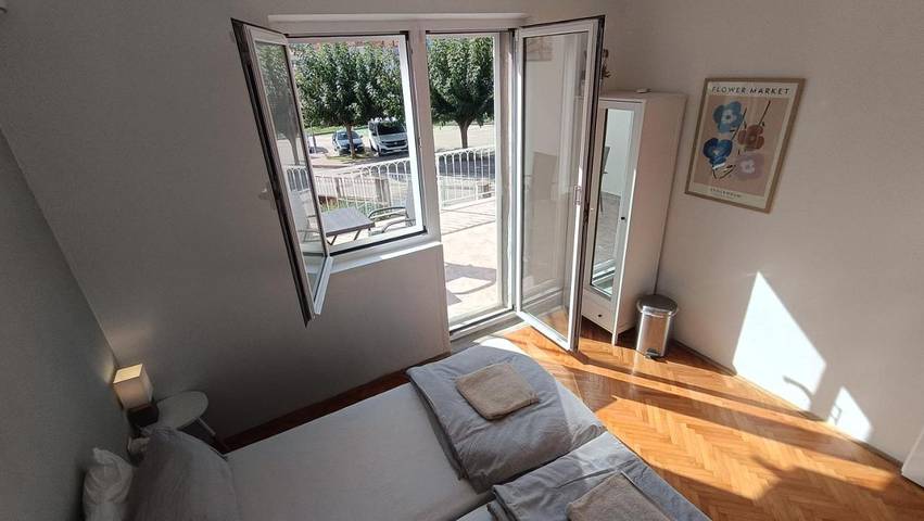 Gîte pour 2 personnes, avec terrasse ainsi que jardin et vue à Stari Grad - 2