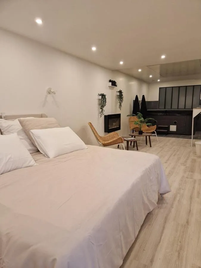 Alojamiento y desayuno para 2 personas, con jacuzzi - 1