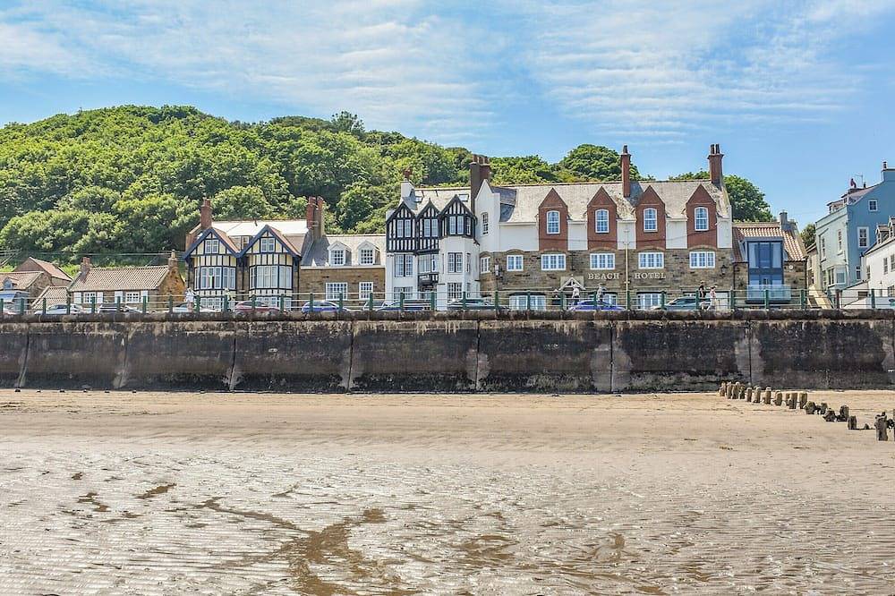 2 bedroom accommodation in Sandsend, near Whitby in Sandsend, North York Moors National Park