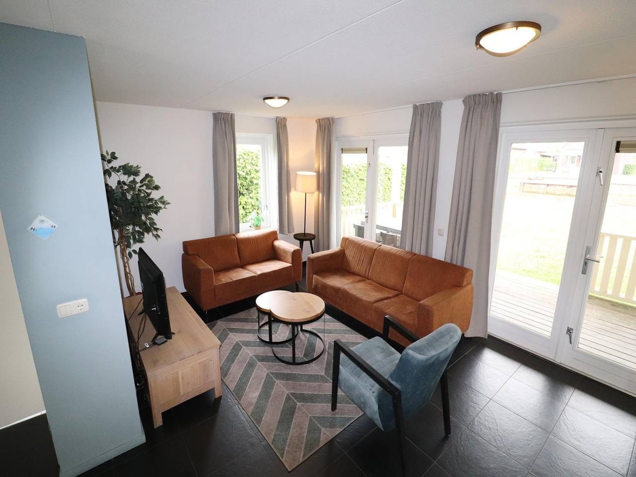Bungalow am Wasser mit Sauna in Südholland in Bernisse, Niederländische Nordsee