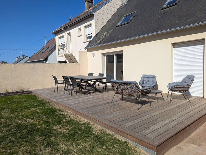 Location de vacances pour 8 personnes, avec jardin dans Kairon Plage