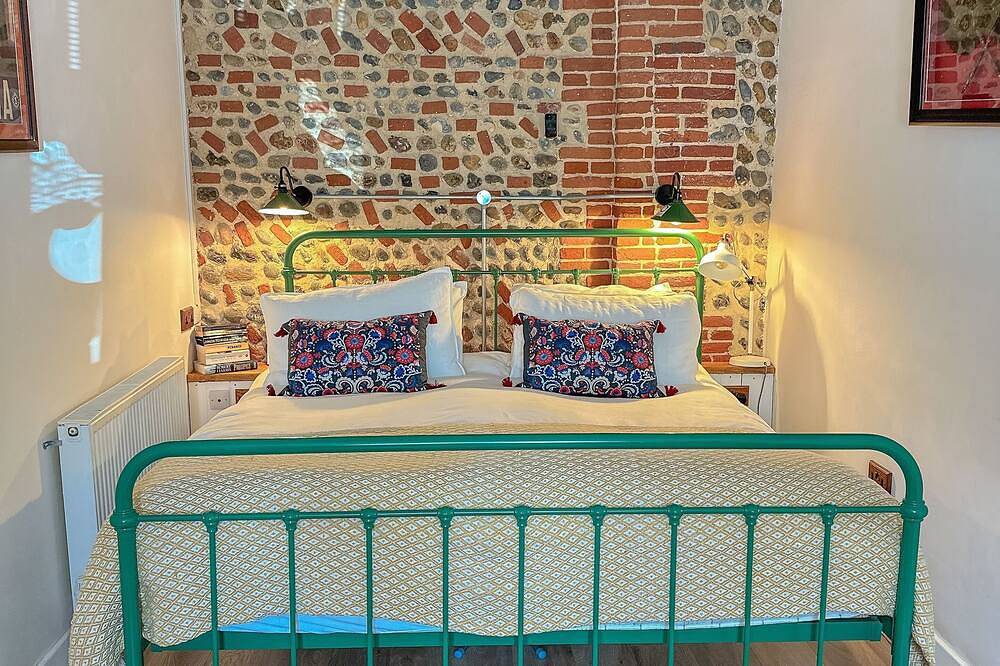 Nicholson Cottage  - sleeps 4 guests  in 2 bedrooms in Happisburgh, Norfolk