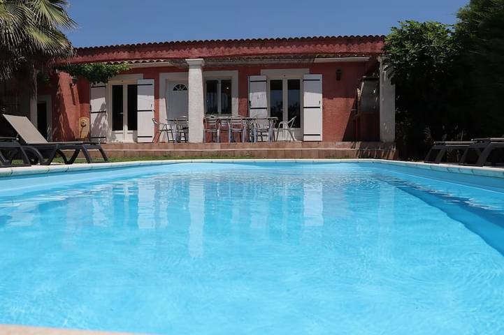 Location de vacances pour 10 personnes, animaux acceptés à Ribaute-les-Tavernes