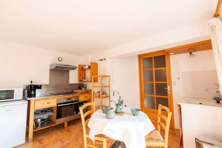 Gîte pour 2 personnes, avec piscine à Saint-Pierre-des-Tripiers - 4