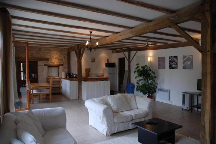 Location de vacances pour 4 personnes, avec jardin et piscine à Vanzay - 2