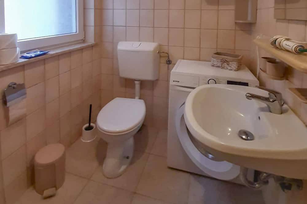 Ganze Wohnung, Schlichte Ferienwohnung im Harz mit Garten in Thale, Harzvorland