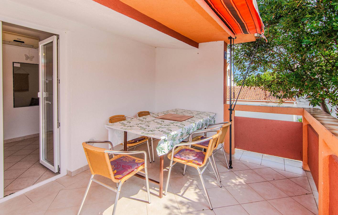 Geheel vakantieappartement, Gezellig appartement met 1 slaapkamer, terras, wifi en op 400 meter van het strand in Vir