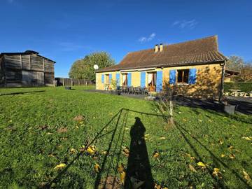 Location de vacances pour 12 personnes, avec jardin à Calviac-en-Périgord