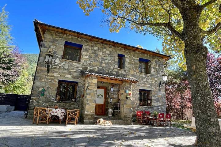 Holiday home for 13 people, with balcony and garden - 1