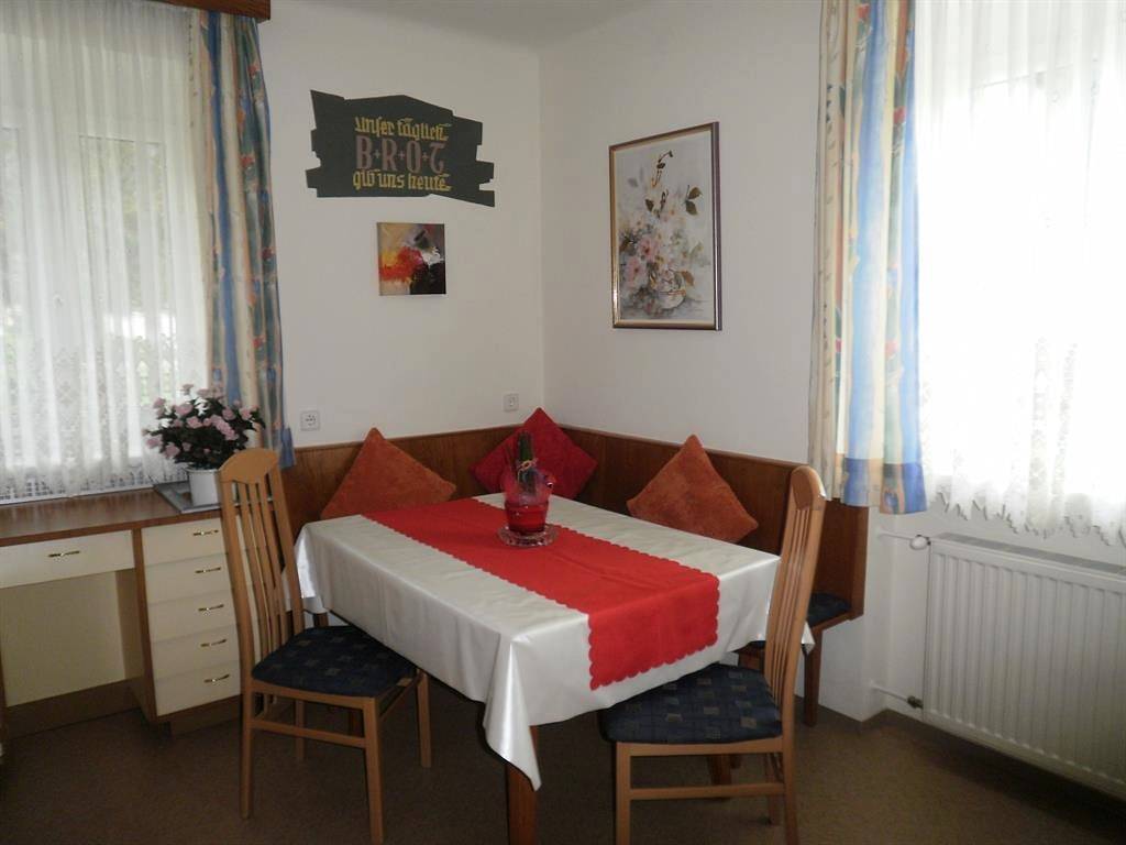 Ganze Ferienwohnung, Haus 2 Wohnung "Paradies" in Bodensdorf, Gerlitzen