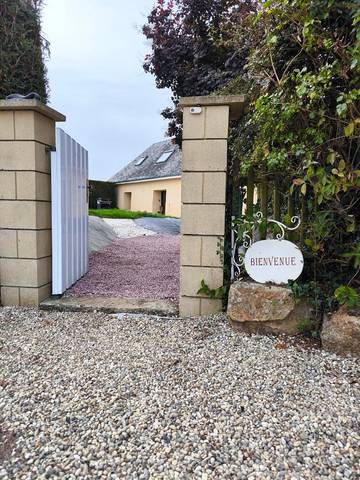 Location de vacances pour 8 personnes, avec terrasse à Cérences