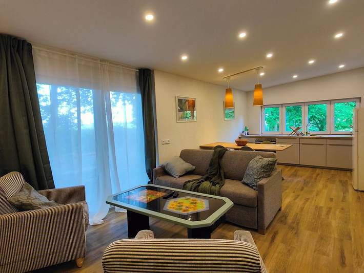 Ferienwohnung für 5 Personen, mit Garten und Ausblick in Saal