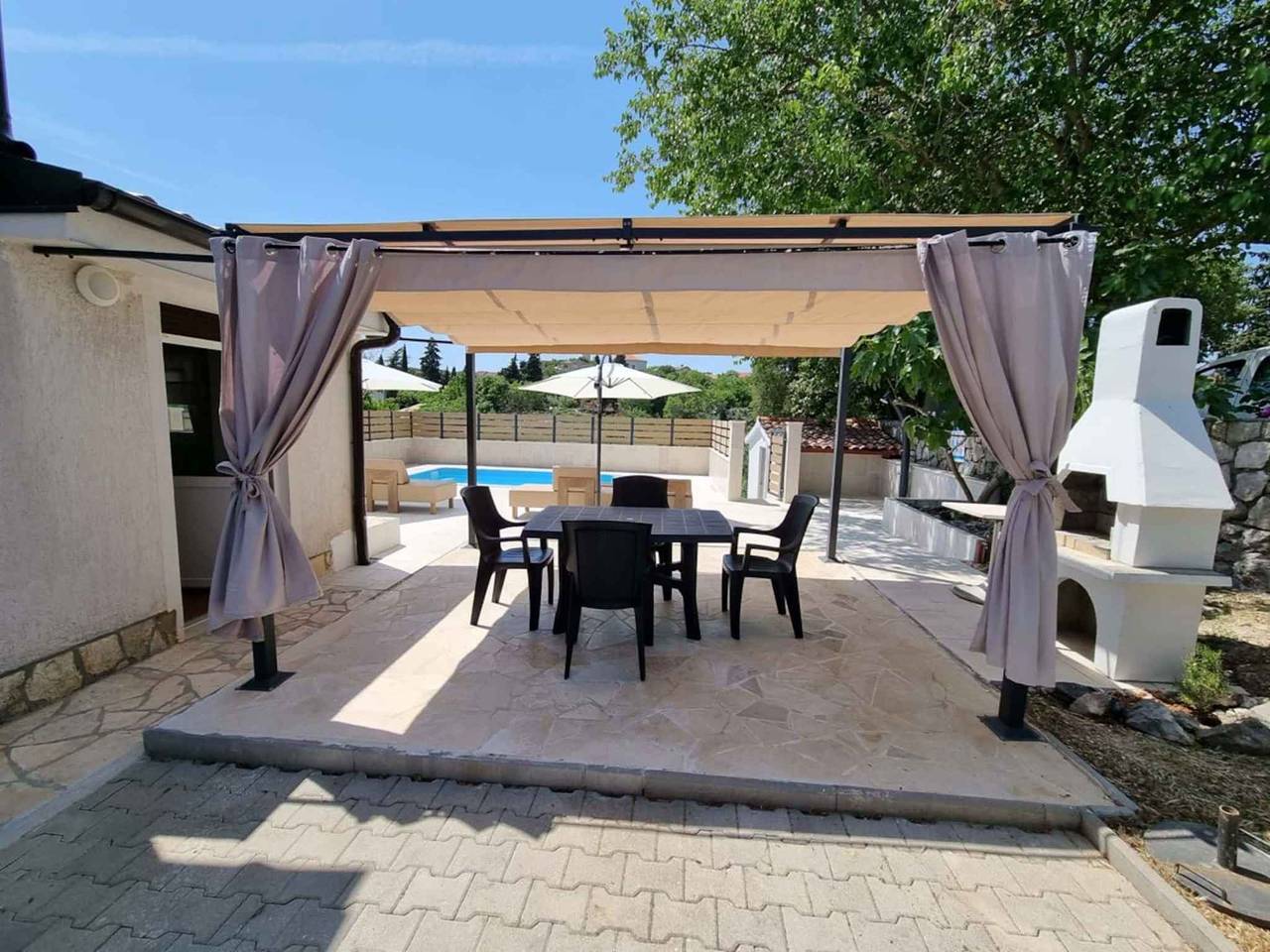 Ferienhaus mit Swimmingpool und Grillterrasse in Krk Stadt, Krk