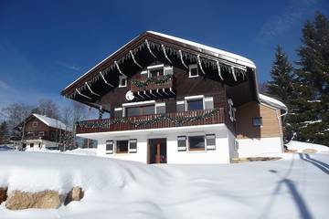 Chalet pour 8 personnes, avec jardin à Lamoura