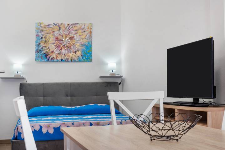 Entire apartment, Apartment 'Casa Leone' with Air Conditioning in Teulada, Cagliari Province