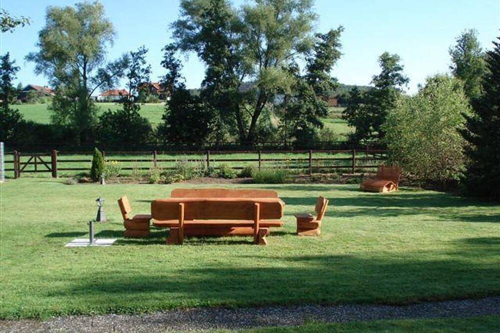 Ganze Wohnung, 4-Bett-Ferienwohnung Gartenblick - Eifelferienhaus Miro in Steffeln, Vulkaneifel