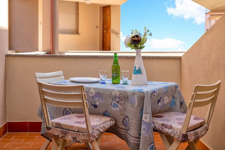 Appartamento per 4 persone, con Balcone a Lu Bagnu