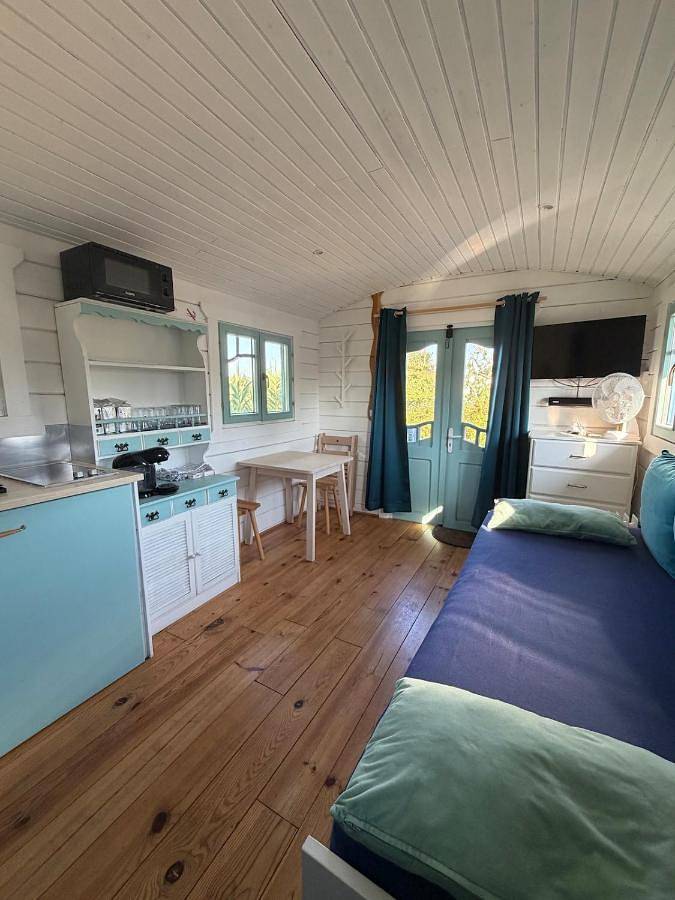 Appartement entier, La Roulotte à Raven in Le Houga, Gers