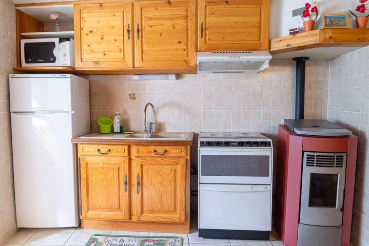 Gîte pour 3 personnes, avec terrasse, animaux acceptés à Laval-du-Tarn - 2