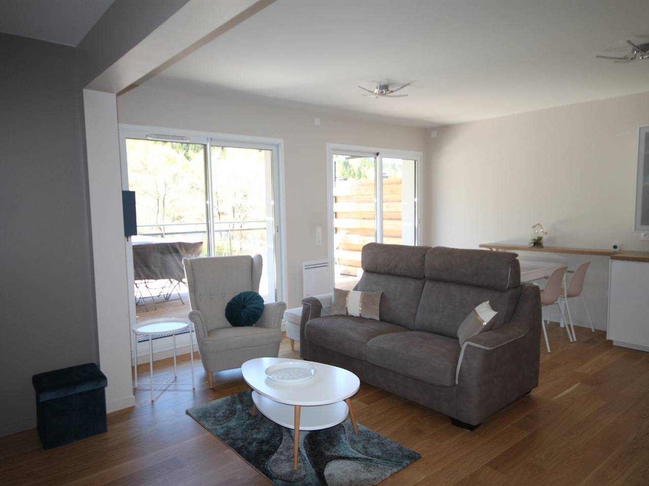 Appartement entier, Appartement avec grande terrasse ensoleillée, proche thermes et ski in Mont-Dore, Parc naturel régional des Volcans d'Auvergne