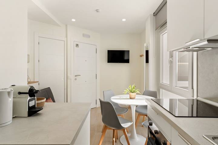 Entire studio, La Cala Home - Cala Luna – Bright Upper-Floor Studio Steps from the Beach in Playa de La Cala - El Torreón (Mijas), Mijas
