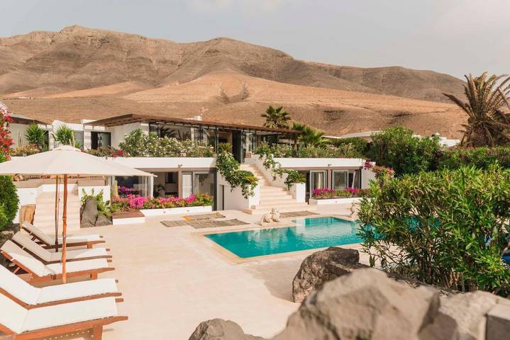 Maison d’hôte pour 2 personnes, avec Terrasse et Jardin ainsi que Piscine et Vue