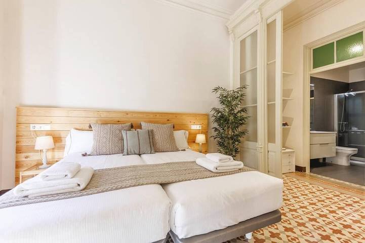 Apartamento entero, Bravissimo Ciutadans B, con 4 dormitorios in Gerona, Gironés
