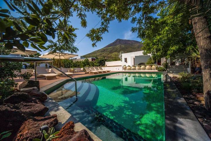 Ferienhaus für 3 Personen, mit Terrasse und Garten sowie Pool auf Stromboli
