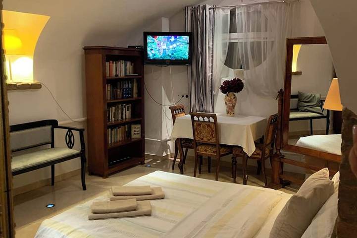 Villa pour 14 personnes, avec piscine et jardin ainsi que sauna et jacuzzi à Budapest - 2