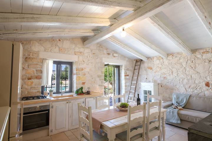 Location de vacances pour 8 personnes, avec jardin et terrasse à Castellana Grotte - 4