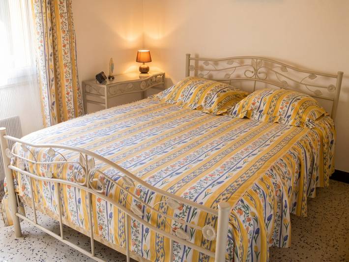 Ferienhaus für 7 Personen, mit Terrasse und Seeblick in Burgund - 3