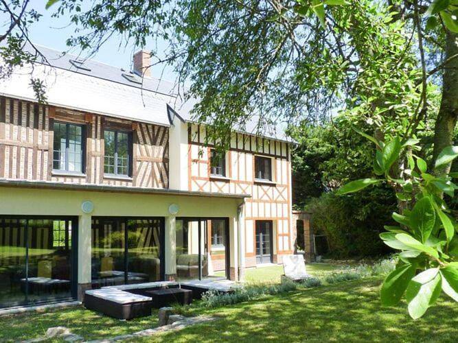 Location de vacances pour 8 personnes, avec jardin et terrasse, animaux acceptés à Rieux