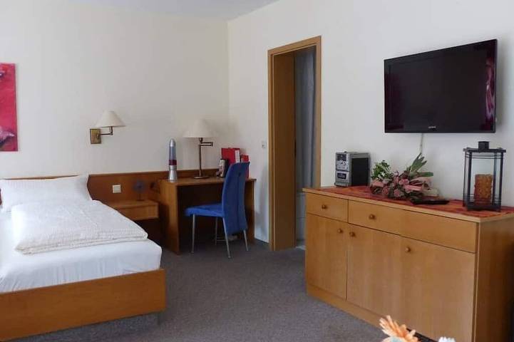 Ferienwohnung für 2 Personen, mit Sauna und Balkon in Neualbenreuth - 2