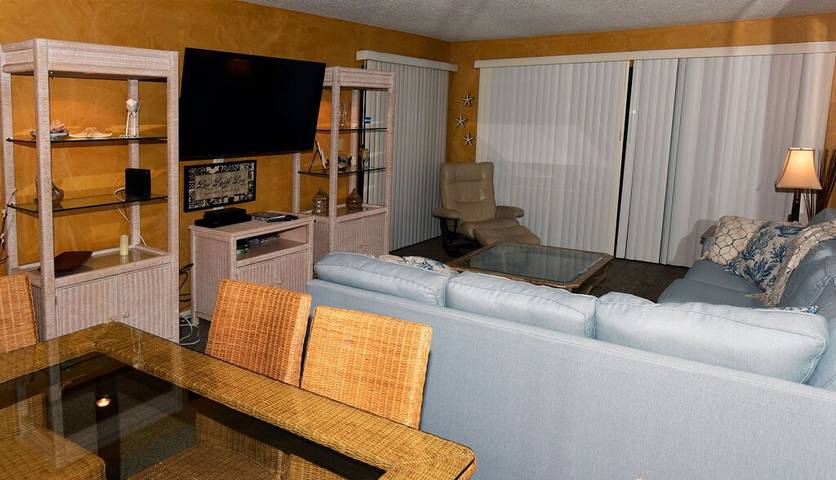 Villa for 8 people, with hot tub and garden as well as pool in Emerald Coast