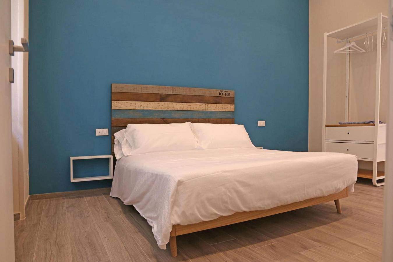 Camera 'Stanza 3 con bagno privato esterno' con Wi-Fi e aria condizionata in Bergamo, Provincia di Bergamo