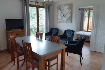 Gîte pour 4 personnes, avec piscine et balcon, animaux acceptés à Utelle