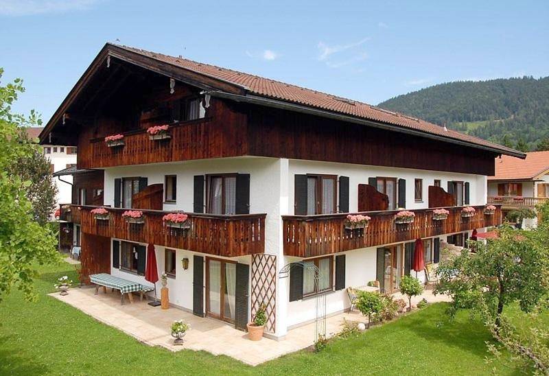 Gästehaus Maier zum Bitscher in Rottach-Egern, Bayerische Alpen